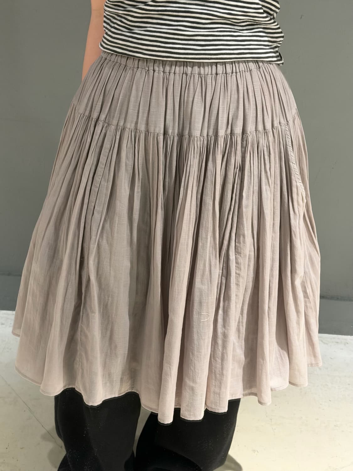 mute beige pleats detail skirt 상품이미지2
