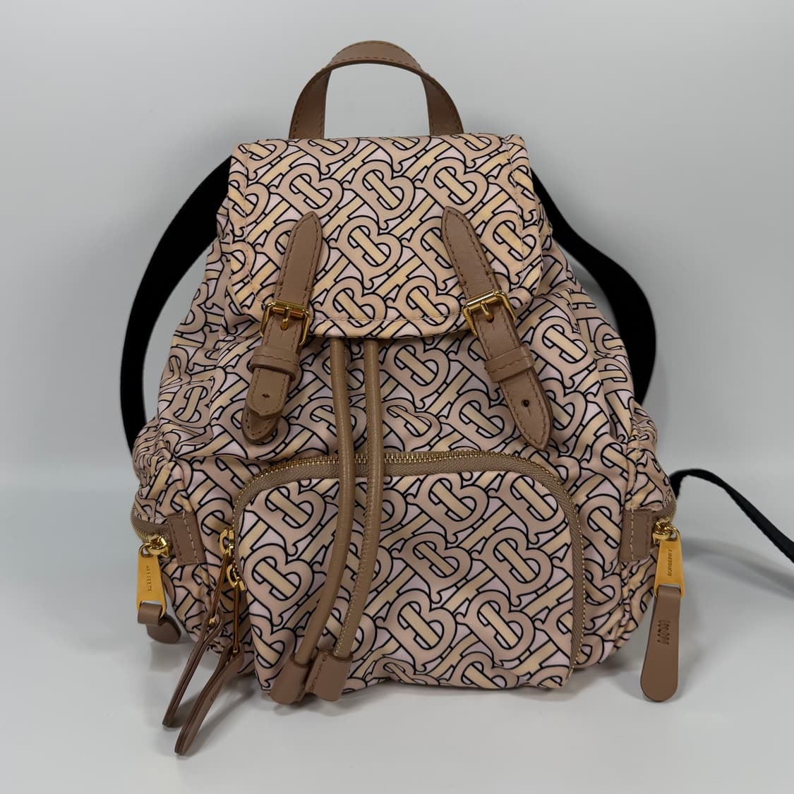 버버리 RUCKSACK 모노그램 프린트 나이론 여성 백팩  상품이미지2