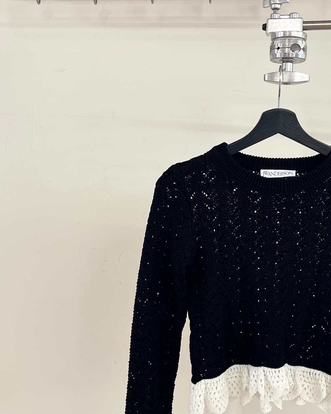 jw앤더슨 블랙 오픈 니트 롱슬리브 상품이미지3