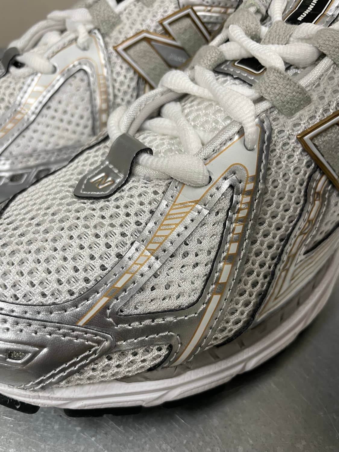 뉴발란스 1906R 화이트 메탈릭 실버 245 상품이미지8