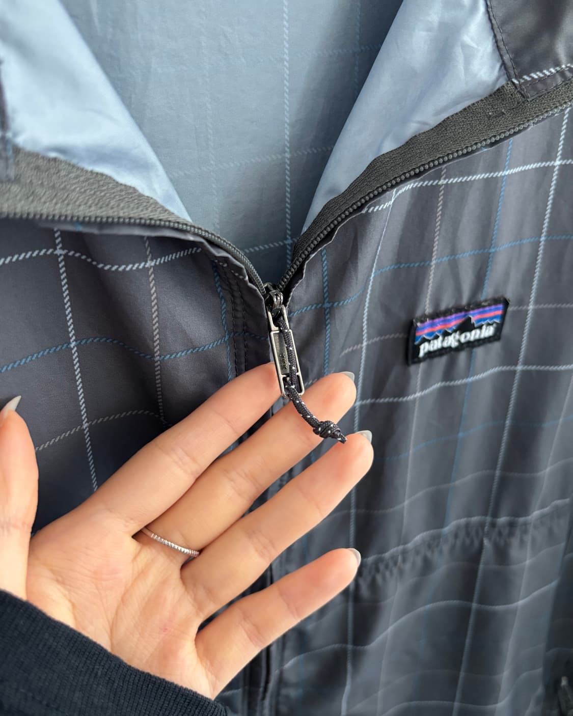 Patagonia 파타고니아 그레이 라이트 앤 베리어블 체크 자켓 상품이미지5