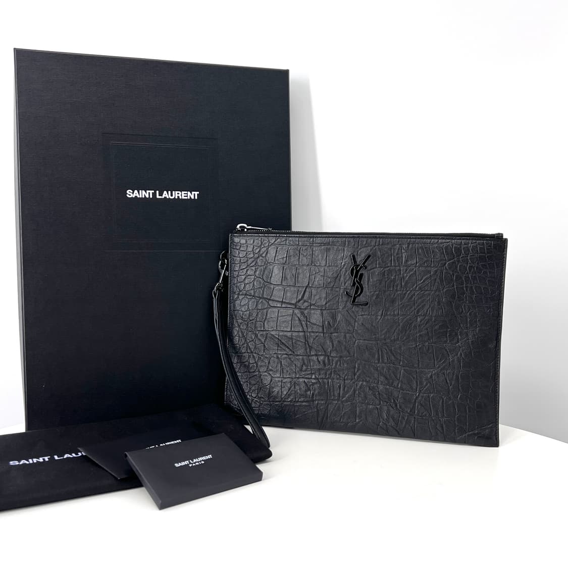 생로랑 모노그램 레더 클러치백 블랙 (667686) 상품이미지3