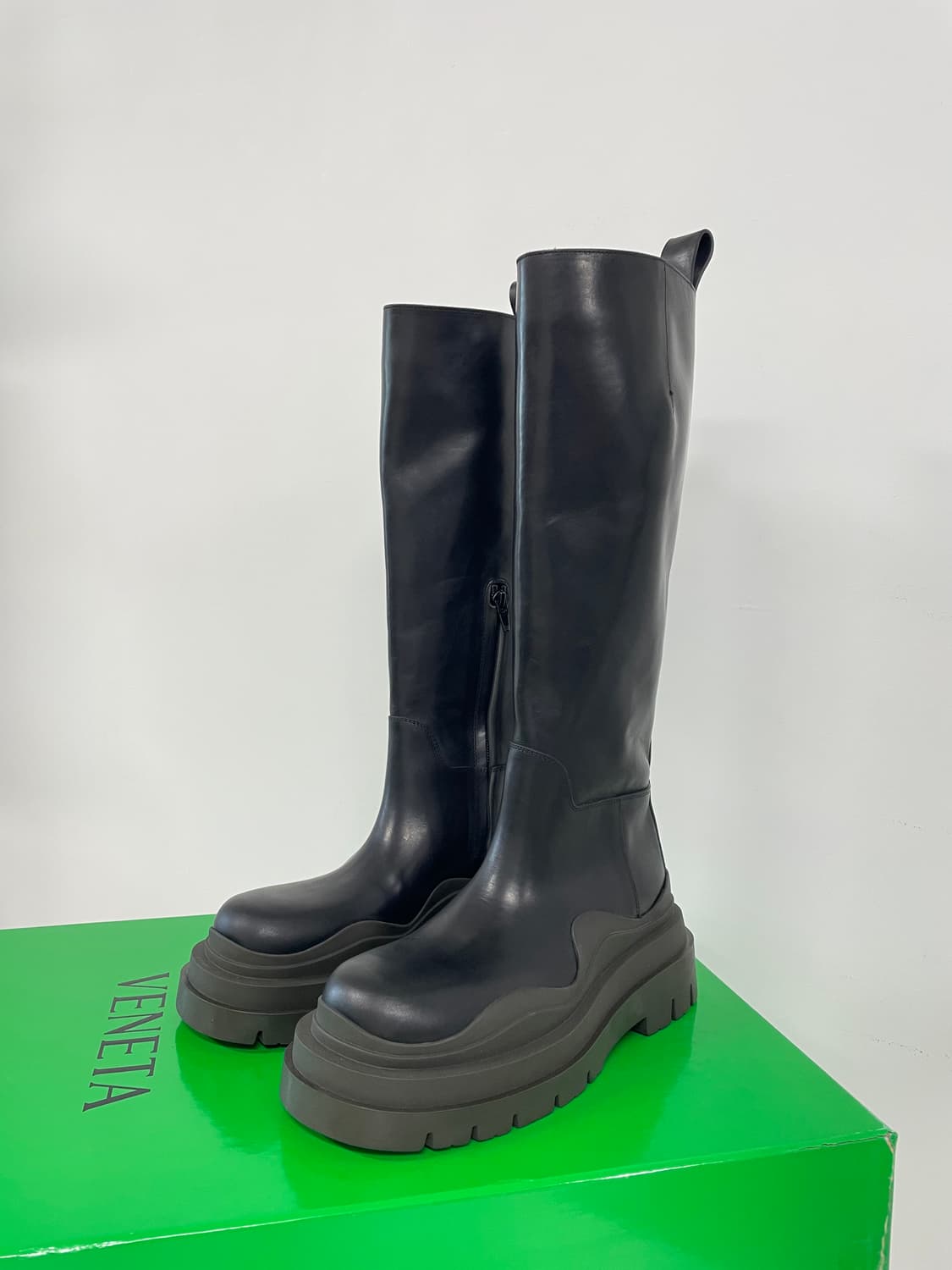 새상품 보테가 베네타 타이어 부츠 하이 레더 부츠 36+ / 38 사이즈 상품이미지5
