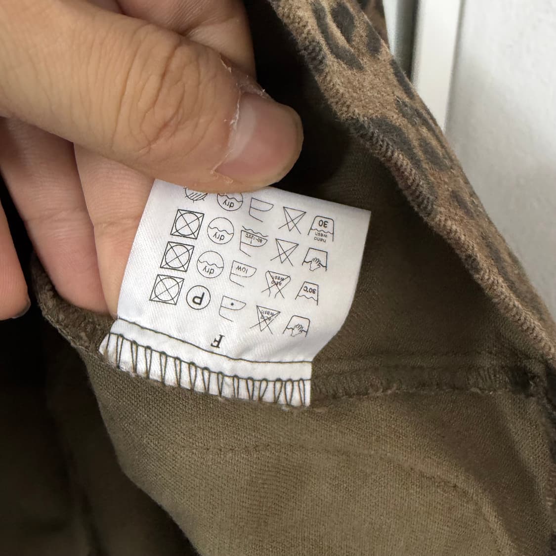 The ilma 더일마 레오파드 크롭 자켓 상품이미지8