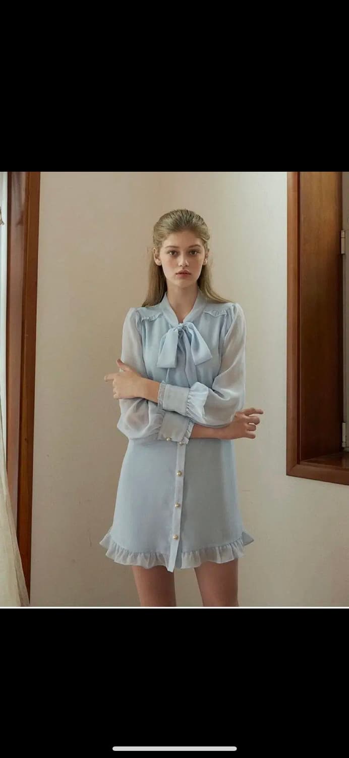 모어댄라이크 프릴버튼리본 드레스 상품이미지1