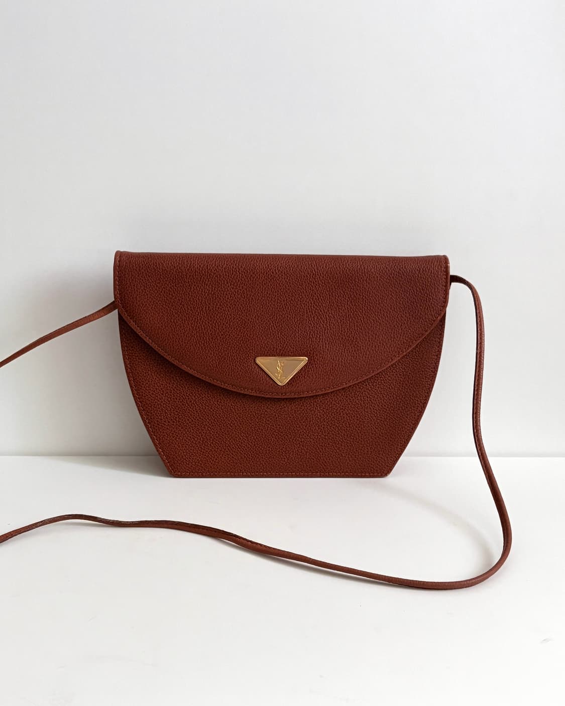 Yves Saint Laurent 입생로랑 YSL 로고 숄더백 브라운 상품이미지1