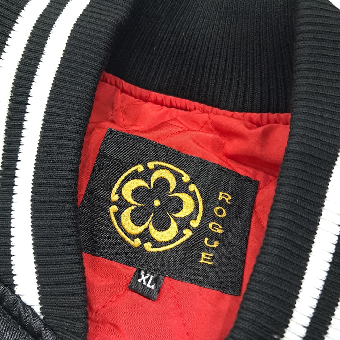 CL554 XL [새상품] 로그 00s 새틴 블랙 화이트 백룡 스카잔  상품이미지3