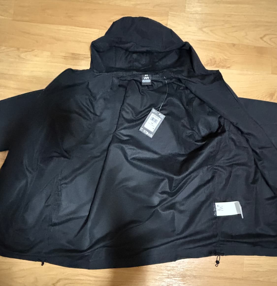 (무료배송)언더아머 라이벌 우븐 윈드브레이커 블랙 화이트 상품이미지4