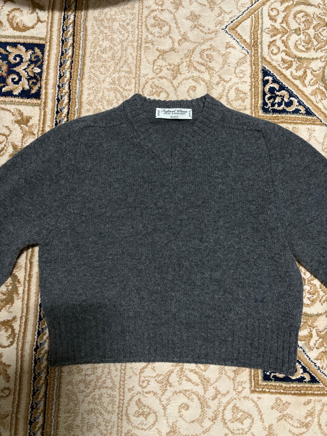 얼바닉 릭비 브이넥 니트 차콜 상품이미지4