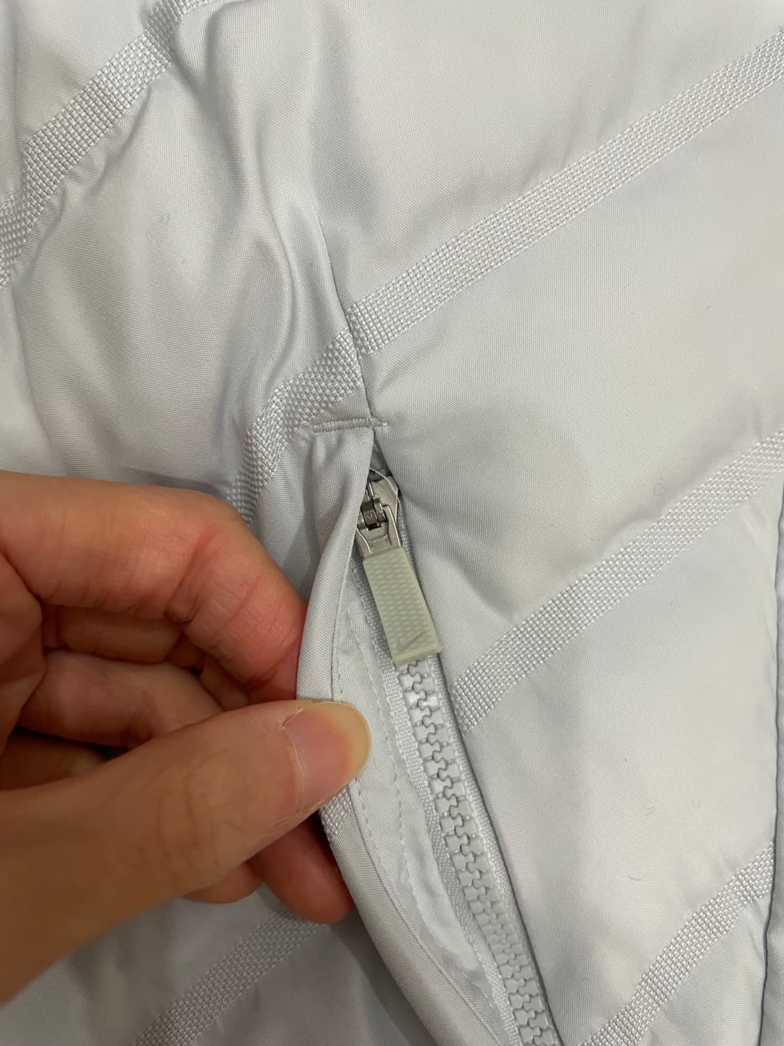 나이키 에어로로프트 베스트 조끼 상품이미지4