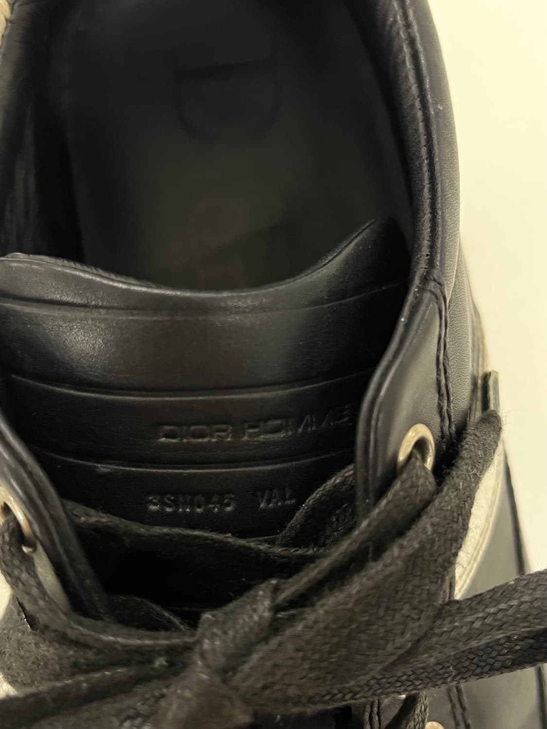 디올 옴므 에디 슬리먼 레더 로우 스니커즈 상품이미지4