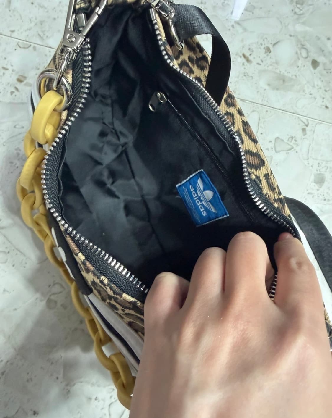 아디다스 레오파드 호보백 업사이클링 상품이미지4