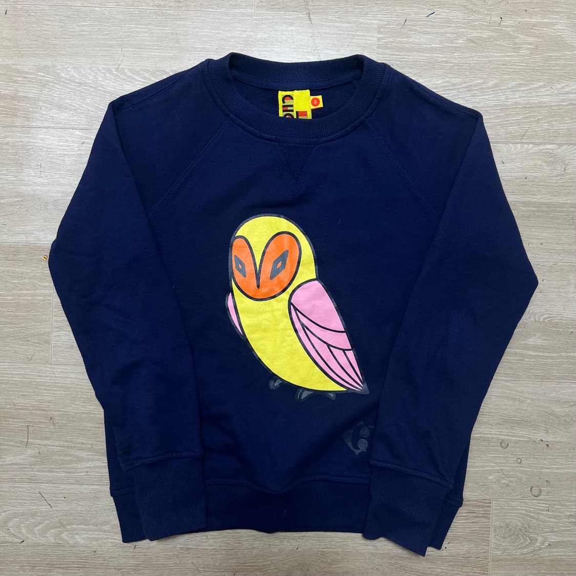 럭키슈에뜨 여성 빅프린팅 맨투맨 스웨트셔츠 [네이비] S/90 상품이미지1