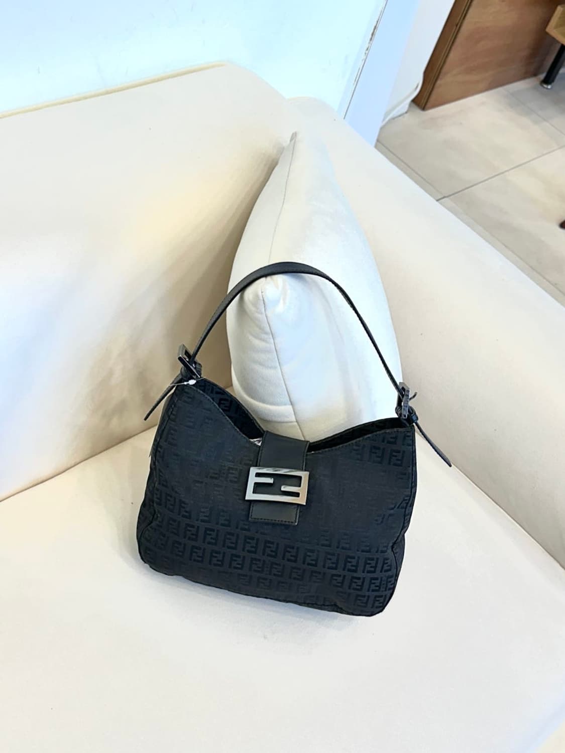 펜디 쥬카 FF 호보백 (정품) 상품이미지1