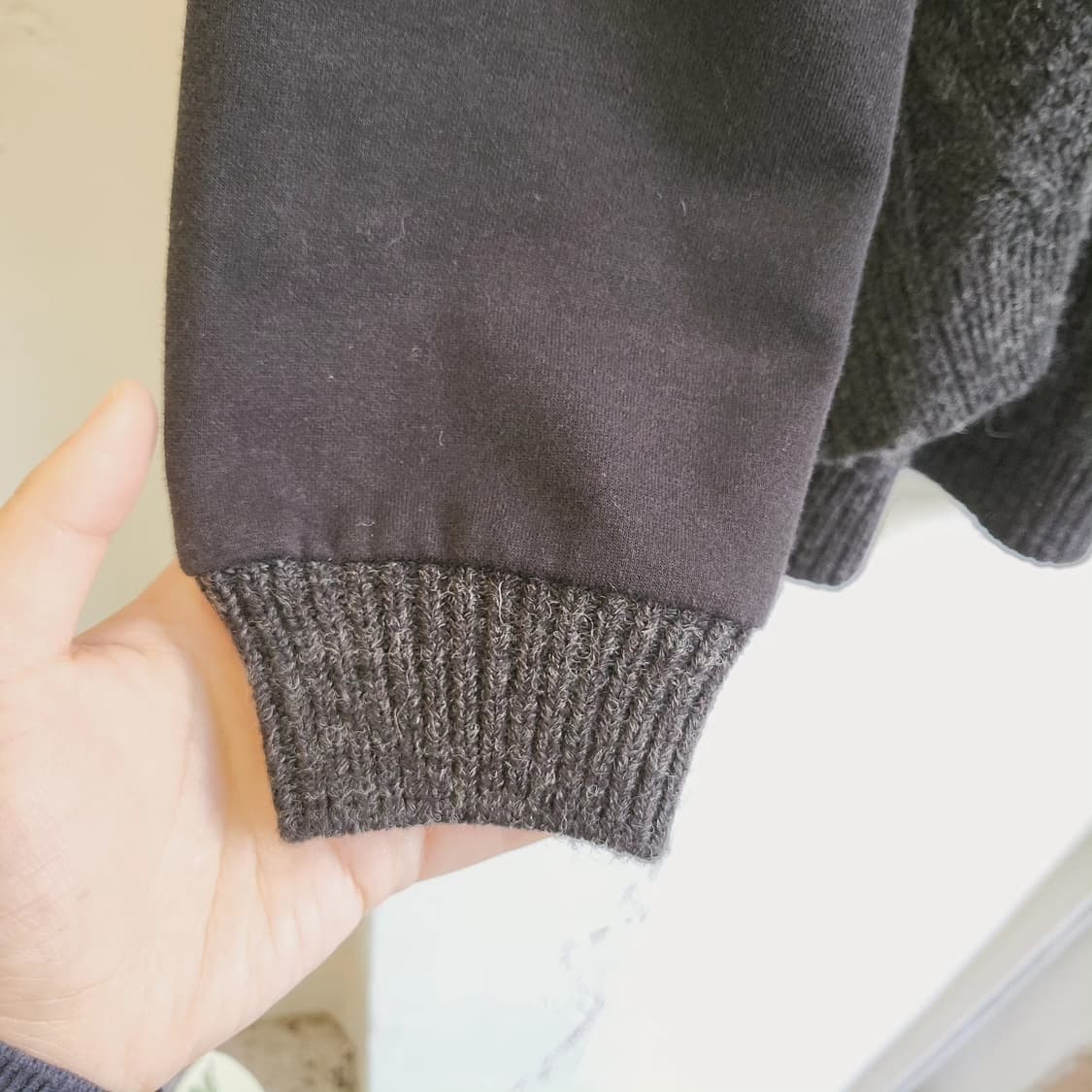 Beams heart 차콜 면배색 스웨터 상품이미지6