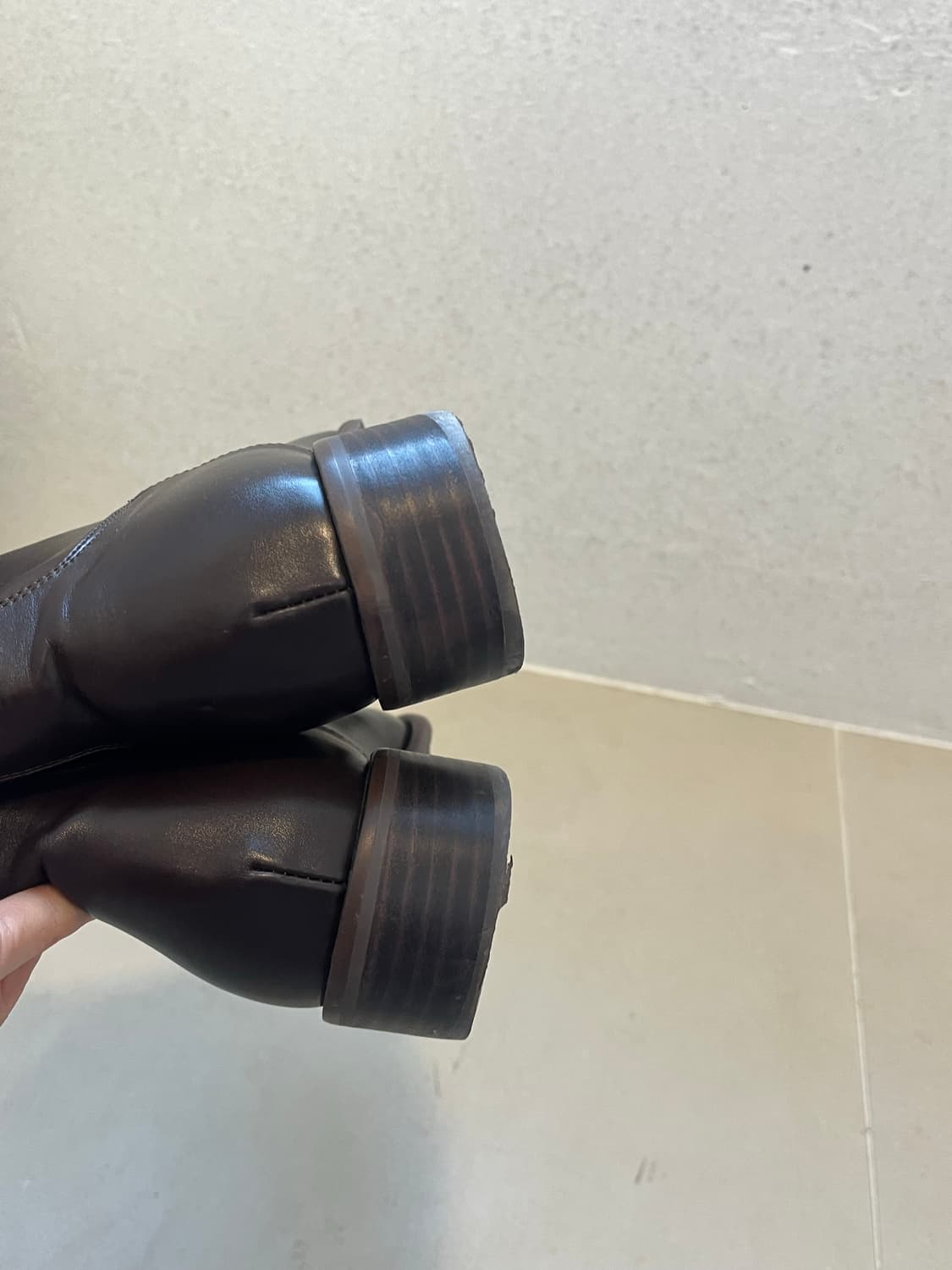 코모레비뮤지엄 카우레더 스트랩 미들부츠 브라운 240 상품이미지9