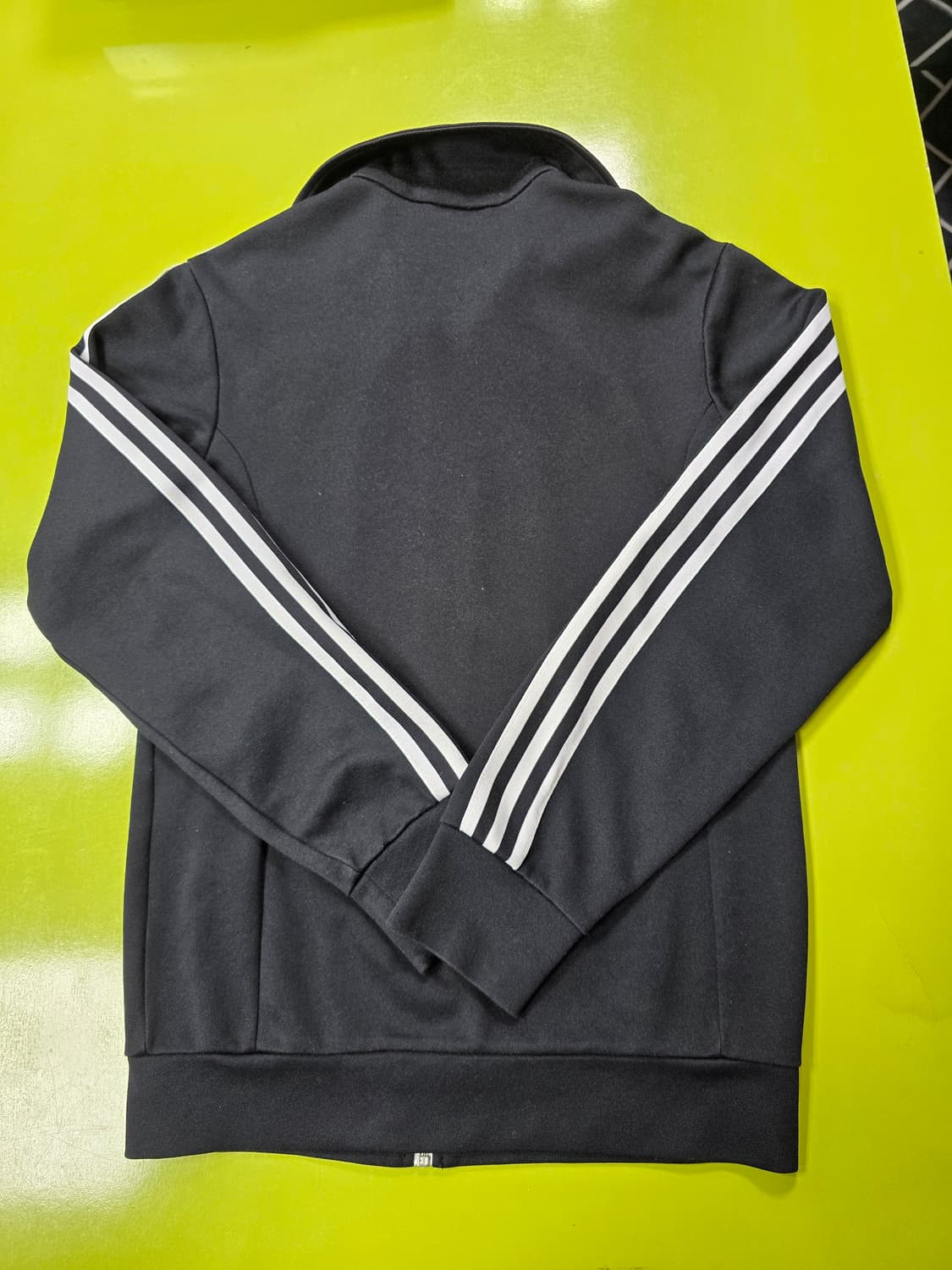 아디다스 블랙 삼선 트랙탑 상품이미지2