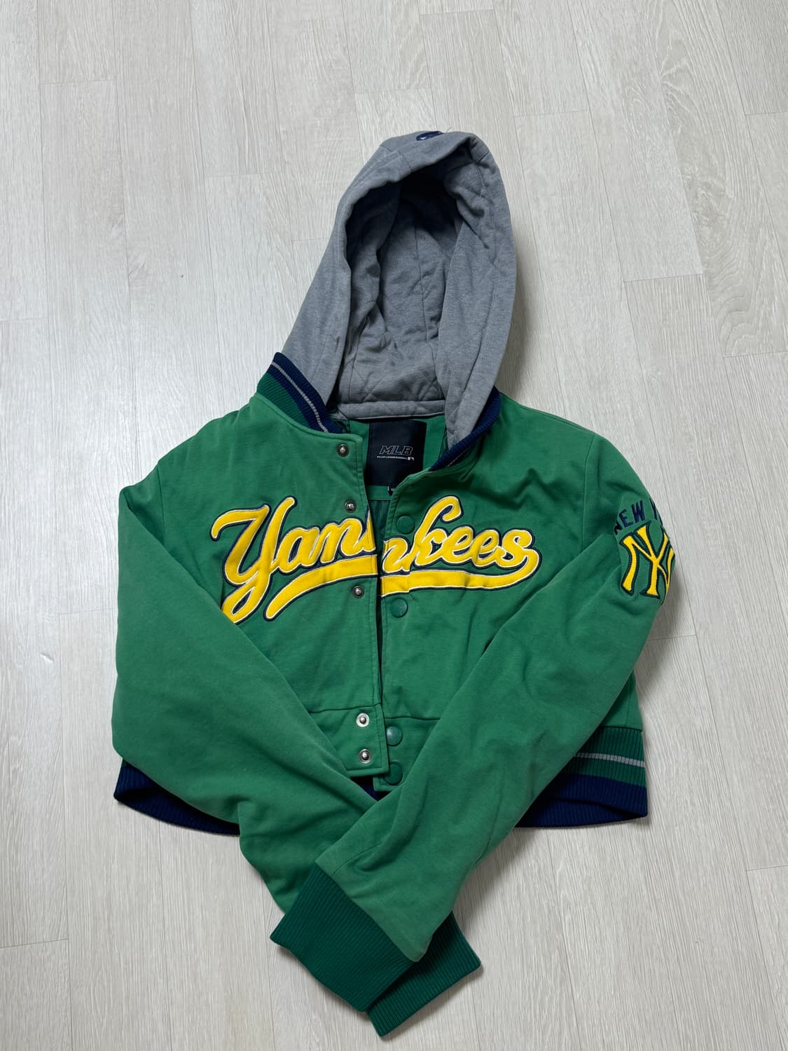 Mlb 양키스 크롭자켓 상품이미지1