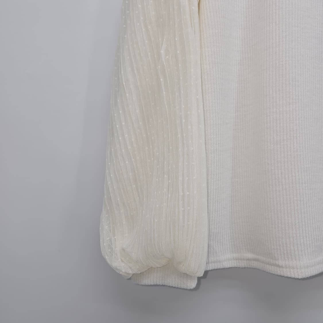 GLACIER
비즈 포인트 니트 블라우스 상품이미지3