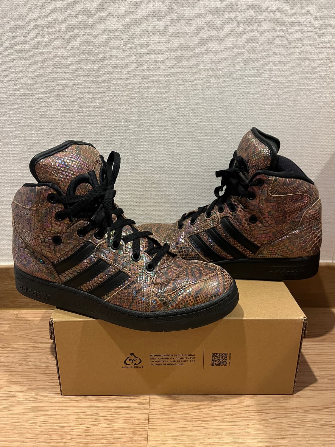 아디다스 레제미스캇 인스틴트 하이 상품이미지1