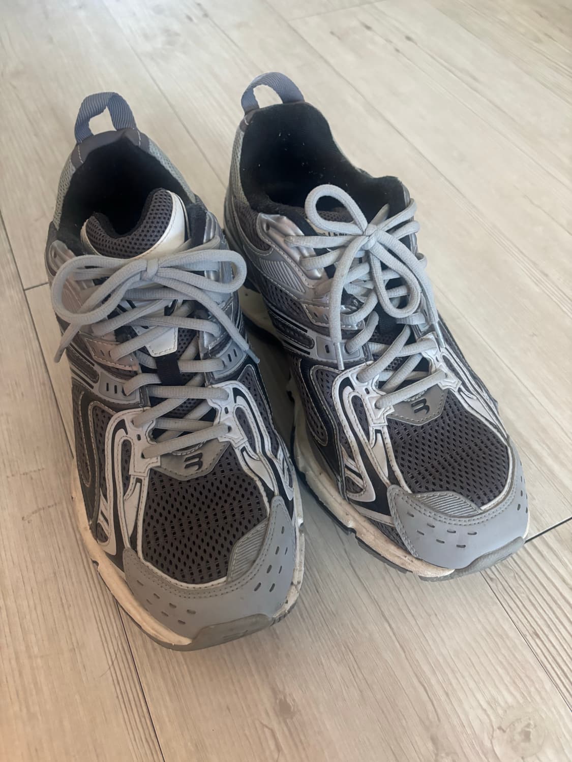 발렌시아가 엑스팬더 41사이즈 판매 상품이미지1