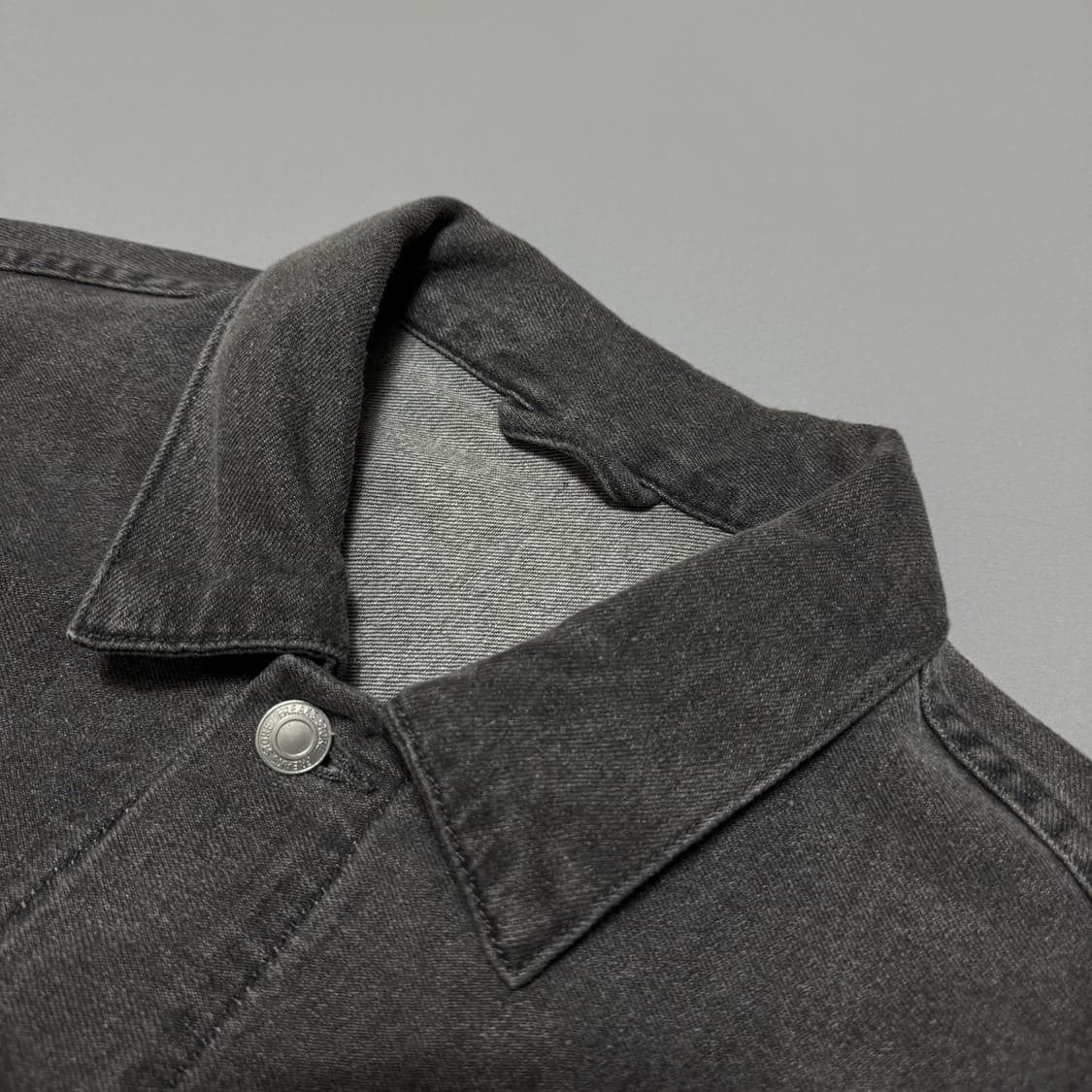 프릭스스토어 차콜컬러 워시드 데님 타입 2 트러커 자켓 상품이미지3