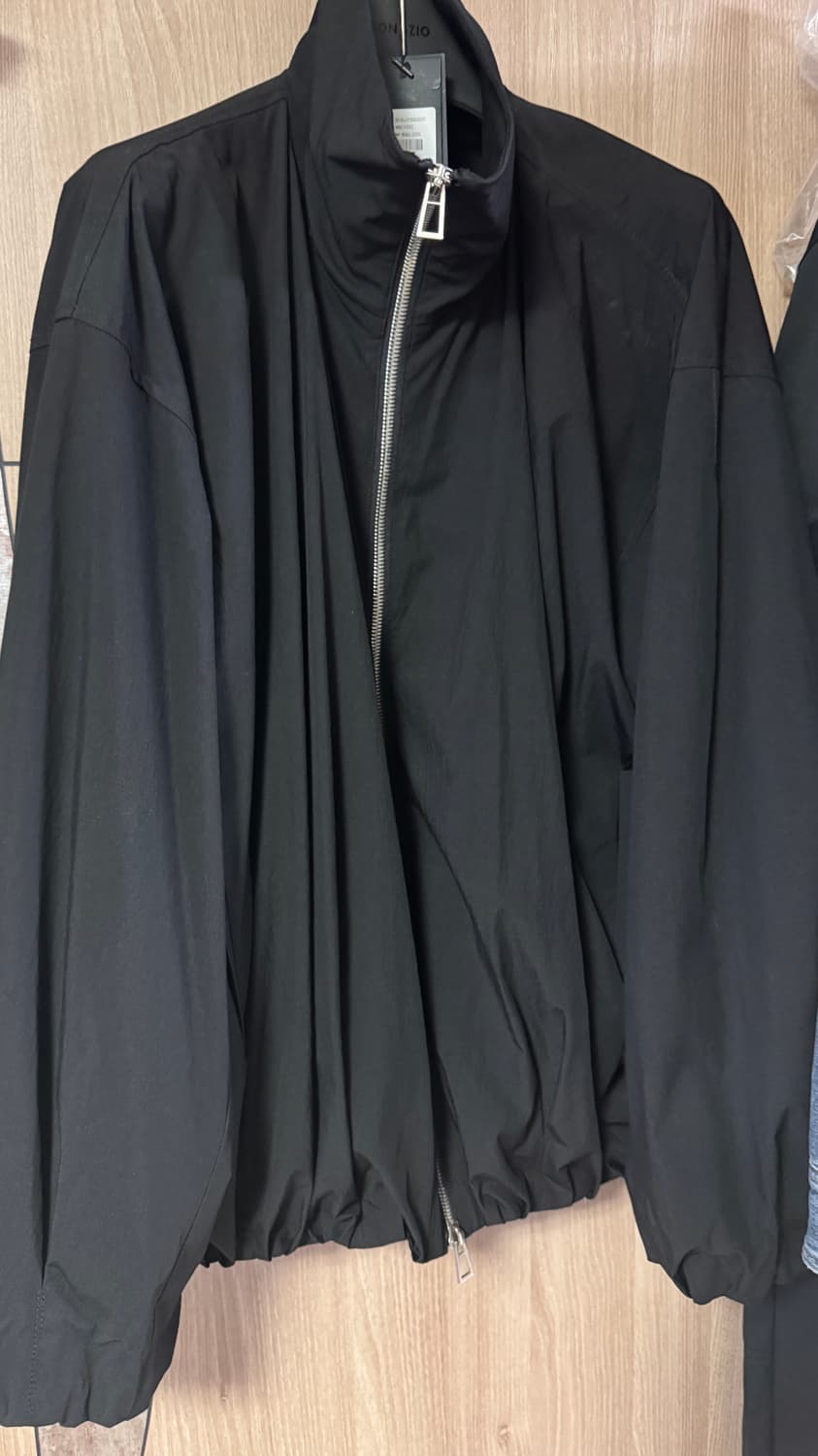 송지오옴므 25fw 앳지폴드 점퍼 48 상품이미지3