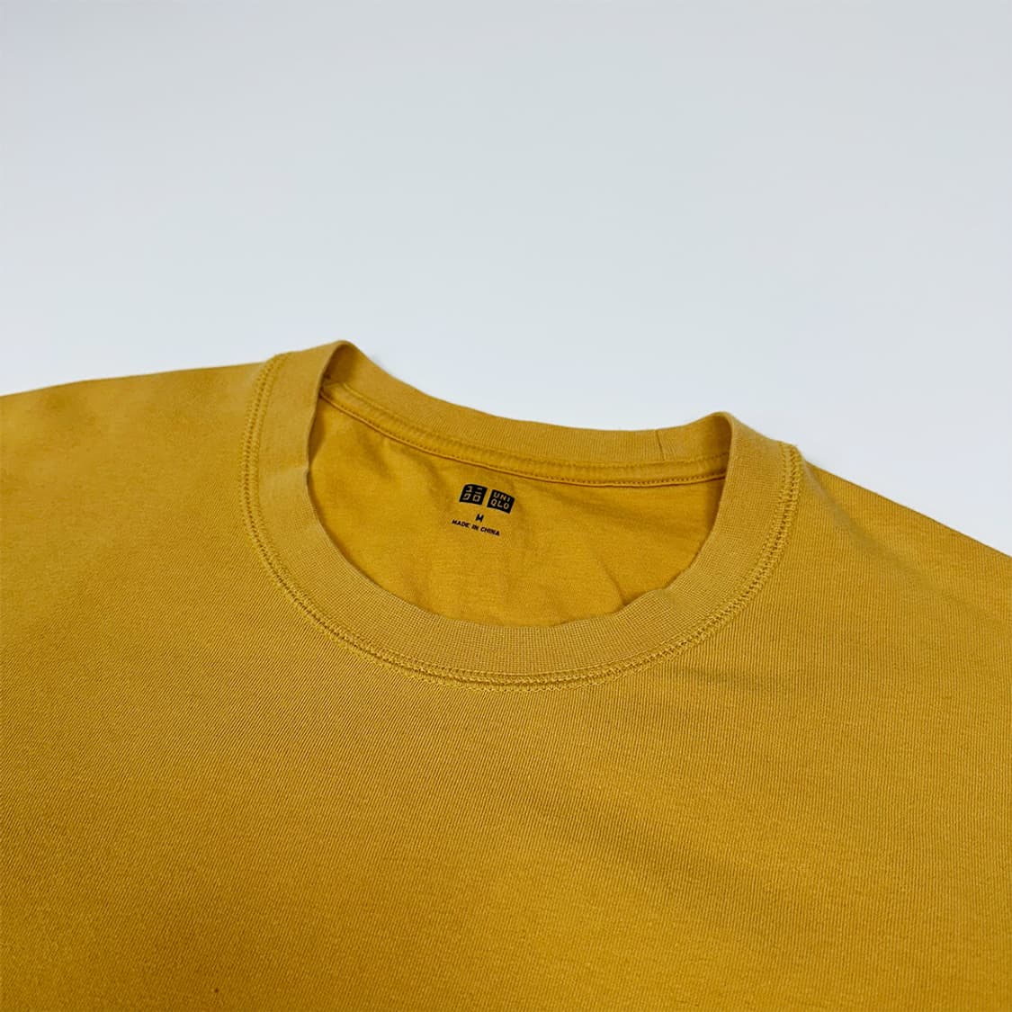 유니클로 머스타드 맨투맨 상품이미지3