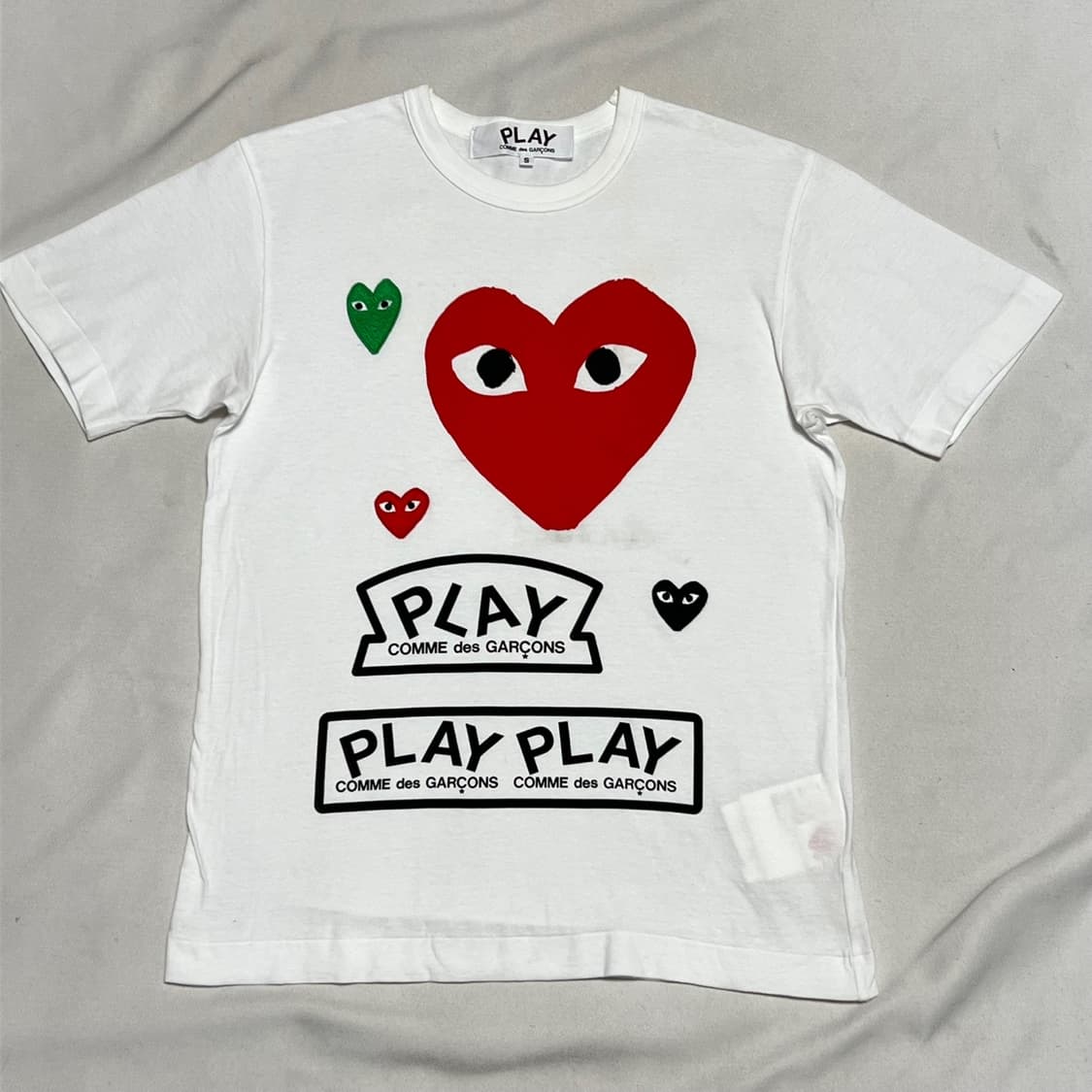 S 꼼데가르송 하트 와펜 티셔츠 상품이미지2