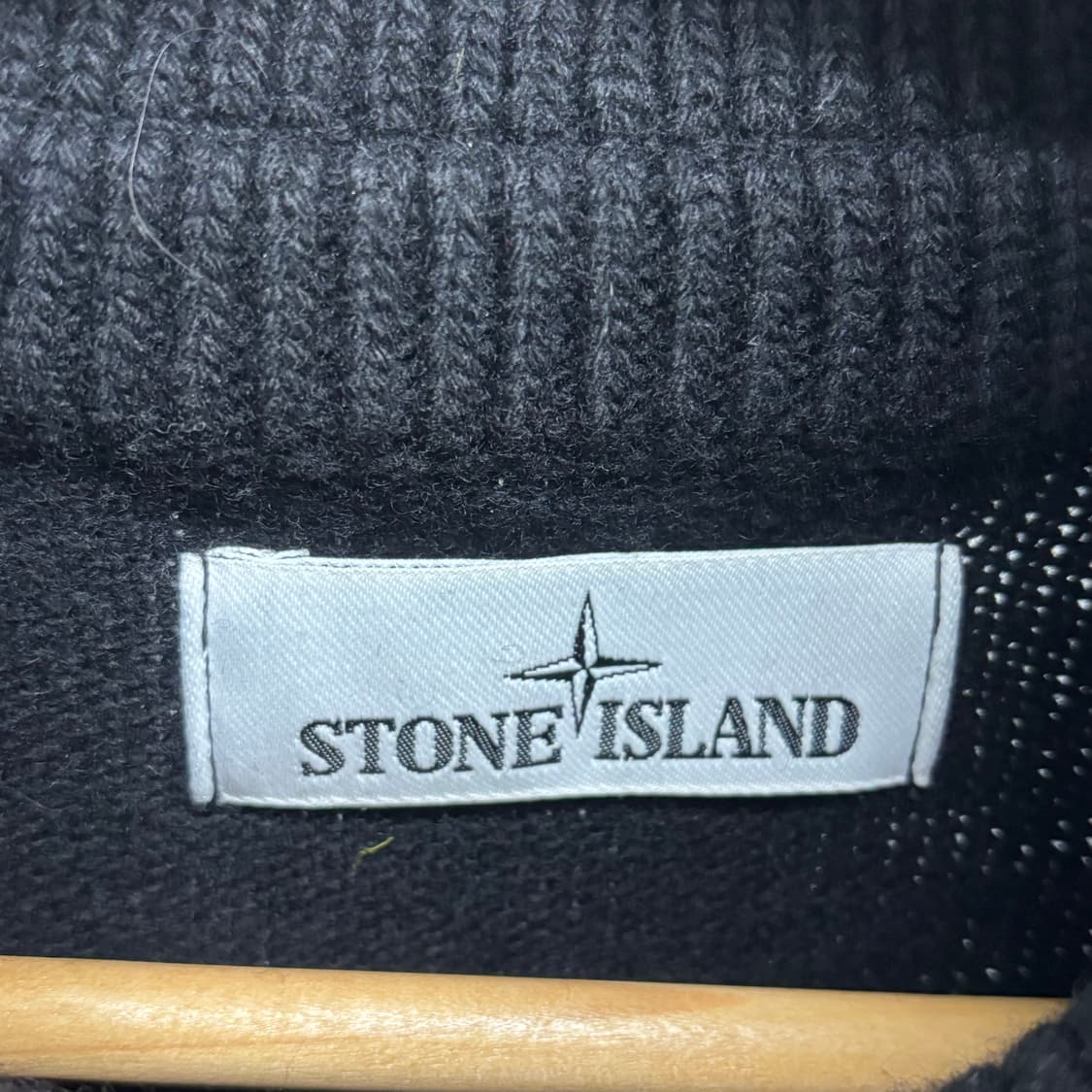 [M]스톤아일랜드 반집업 니트 상품이미지3