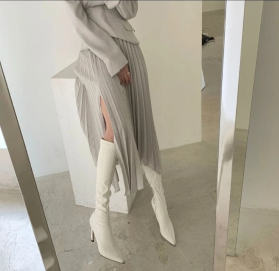 하이웨스트 플리츠 롱 스커트 판매합니다 상품이미지2