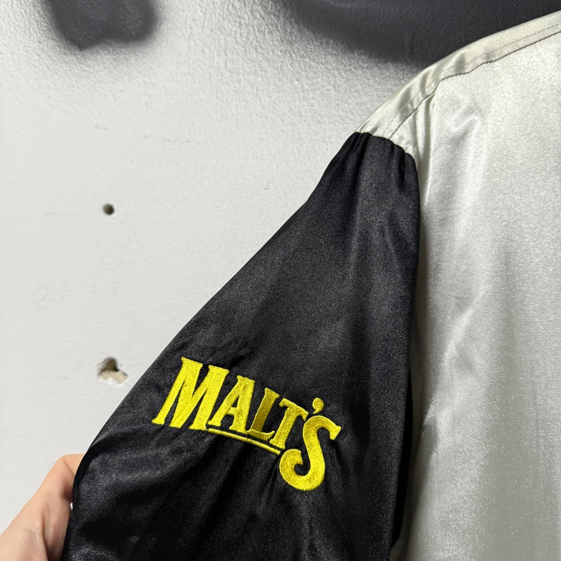 산토리 몰츠 올드스쿨 베이스볼 글로시 사틴 바시티 자켓 상품이미지4