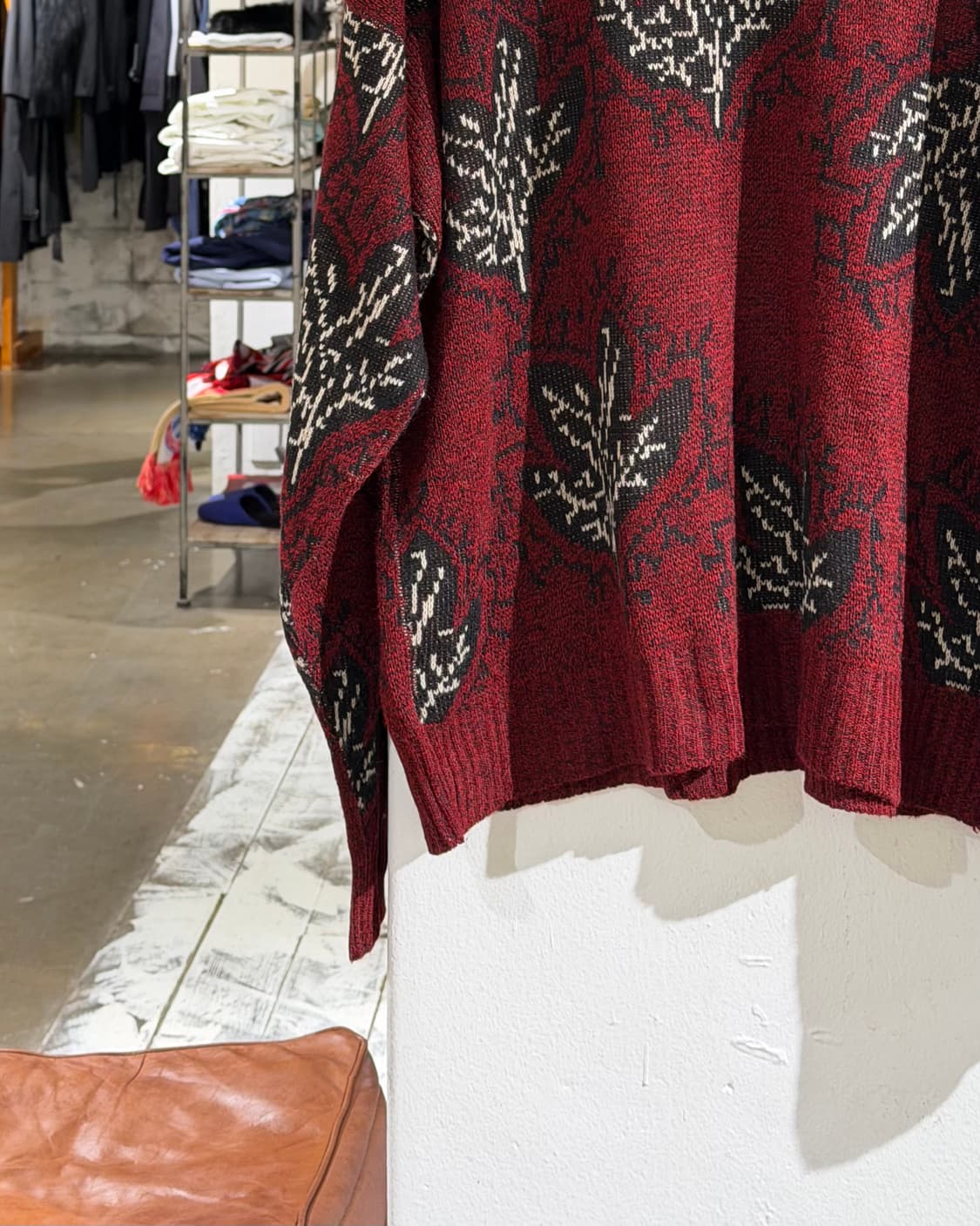 런던포그 버건디 리프 프린트 패턴 니트 스웨터 상품이미지5