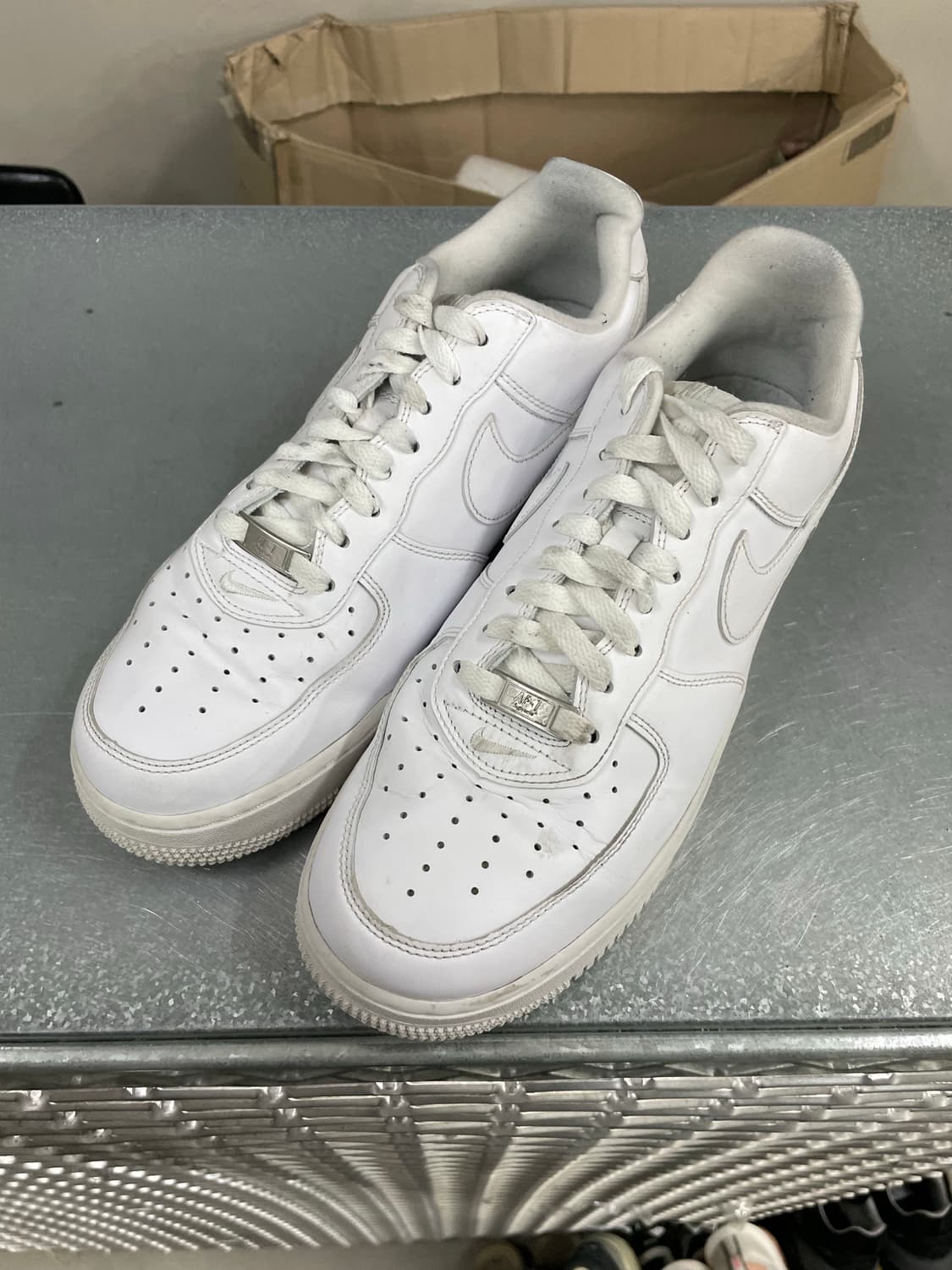 나이키 X 슈프림 에어포스 1 화이트 275 상품이미지2