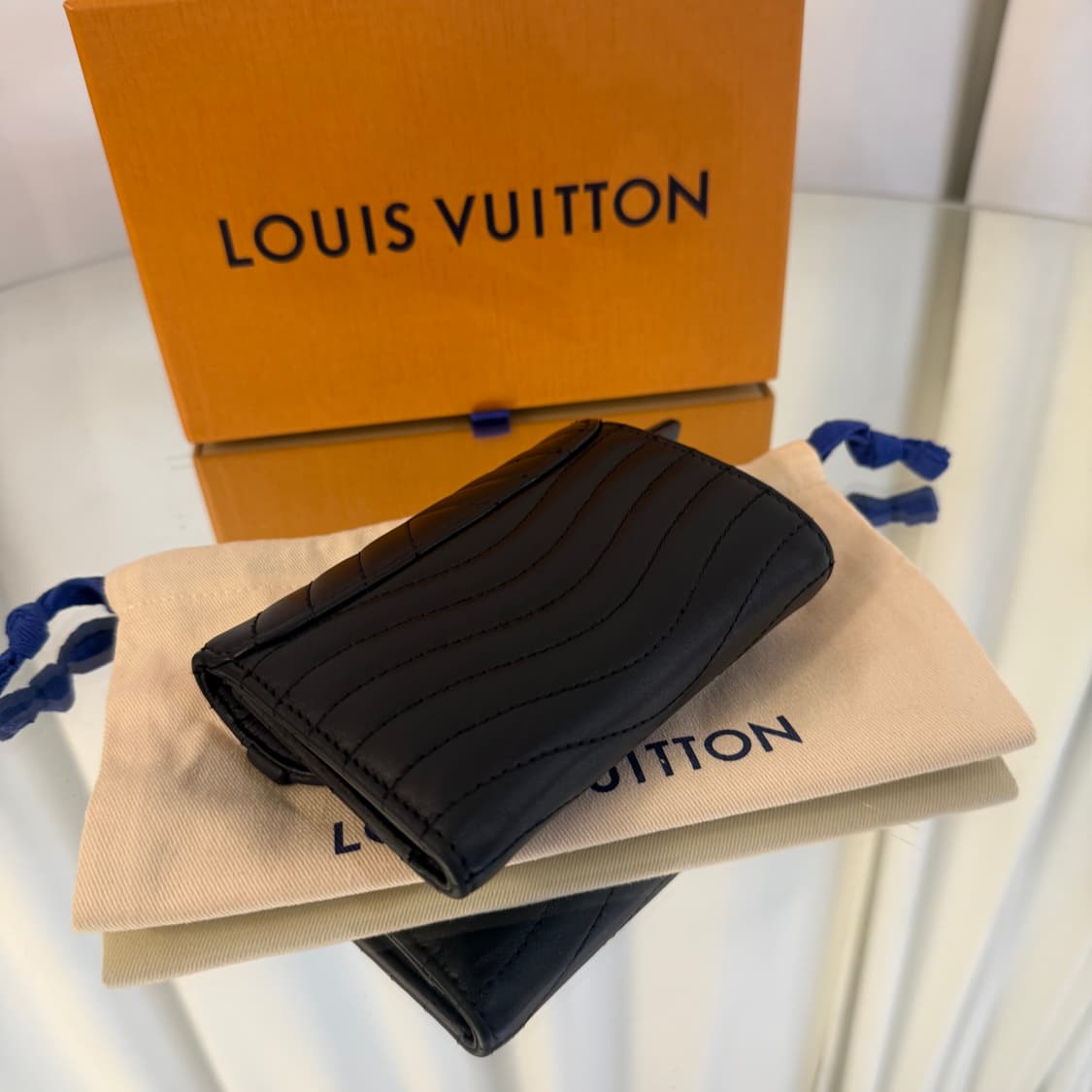 [정품] 루이비통 뉴웨이브 lv 3단 지갑 상품이미지4