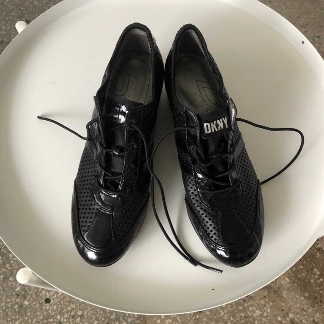 dkny 디케이엔와이 빈티지 스니커즈 블랙 240 상품이미지1