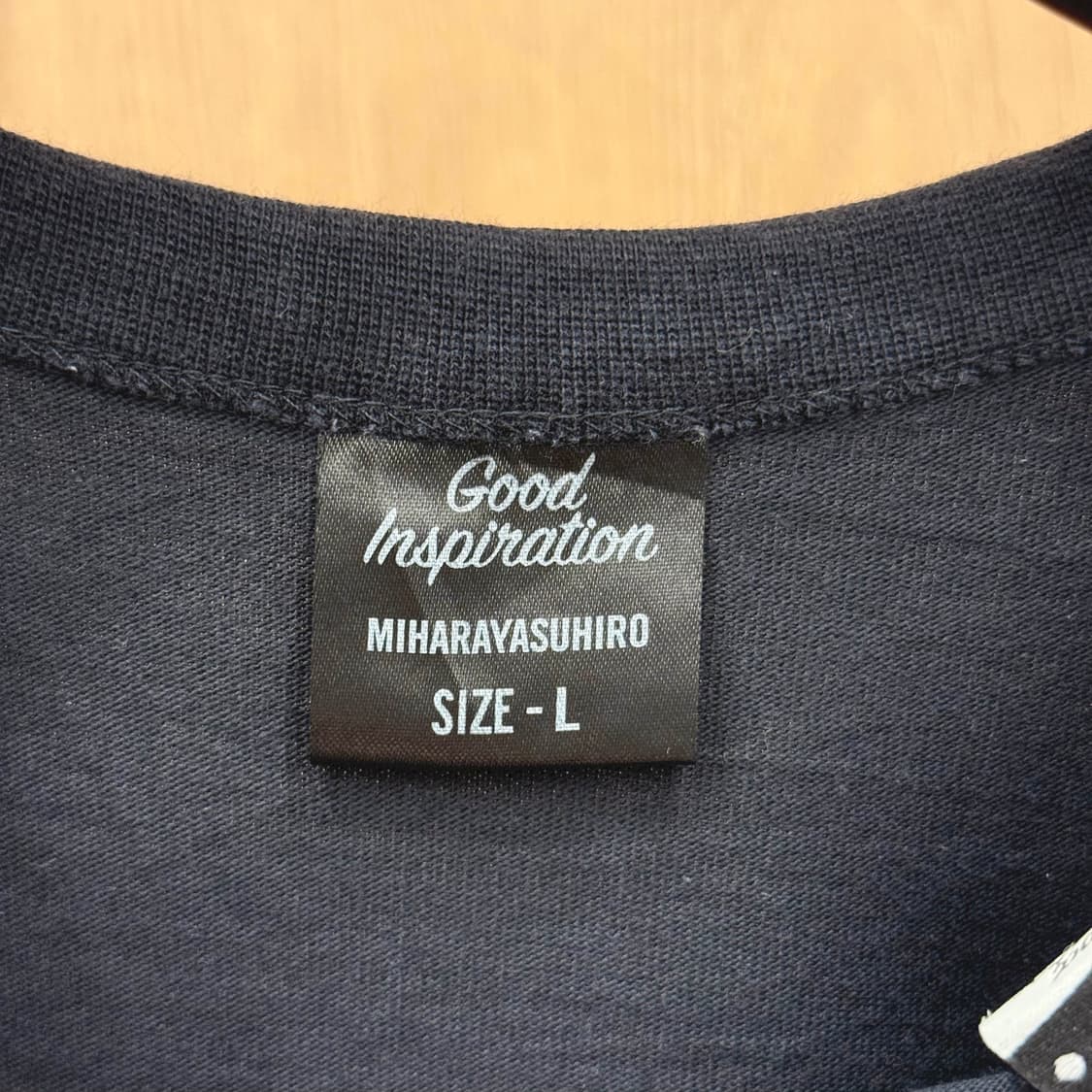 미하라 야스히로 GU 협업 라인 커뮤니케이션 프린팅 반팔 네이비 상품이미지8