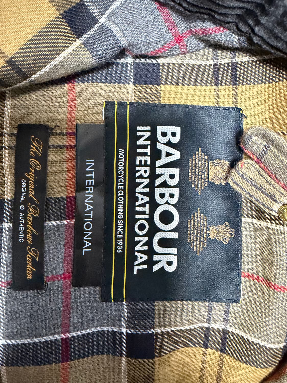 [새상품]바버 인터네셔널 A7 왁스 자켓 38사이즈  상품이미지4