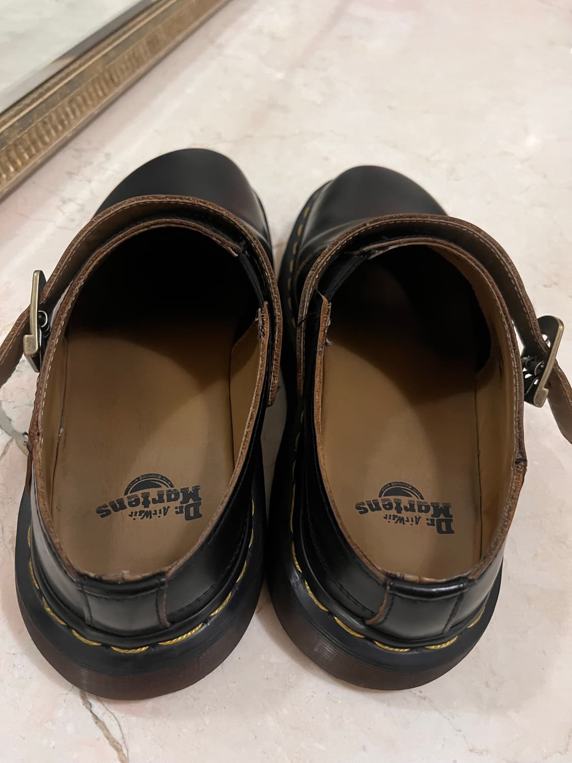 닥터마틴 아이샴 스무스 레더 뮬 블랙 상품이미지2