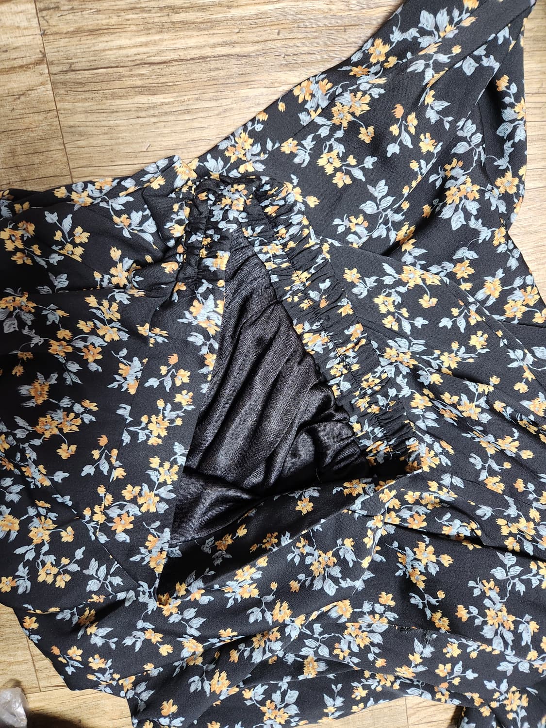 잔꽃 패턴 롱 스커트 블랙 플레어 스커트 상품이미지3