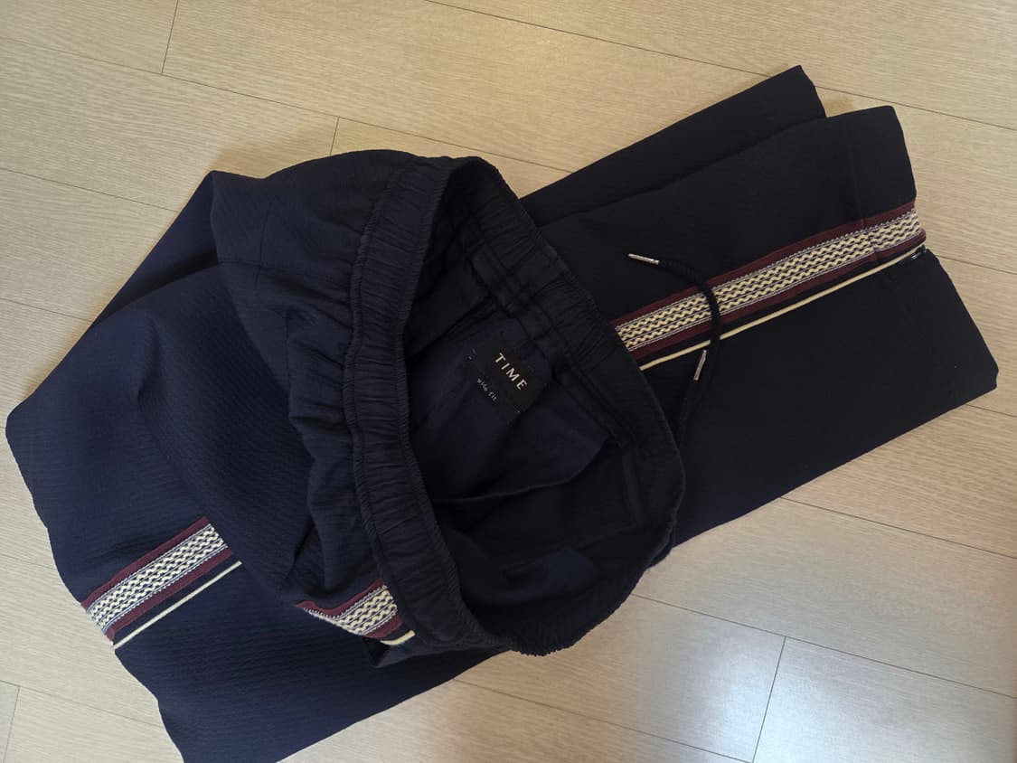 [정품] 타임옴므 23ss 남성 사이드 자수 트랙 슬랙스 82 size 상품이미지2