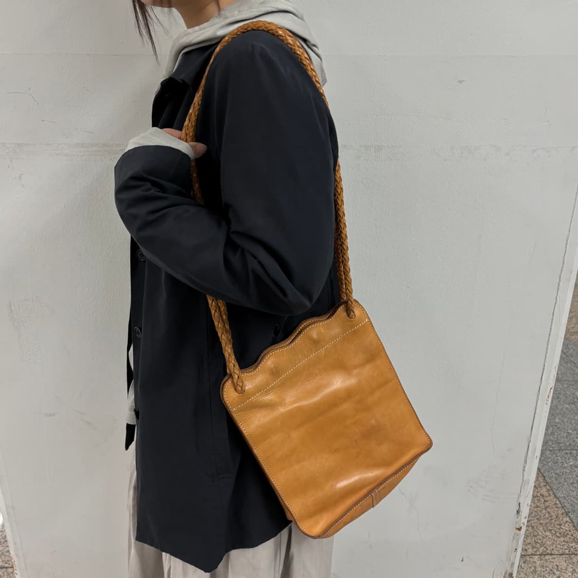 vtg cowhide shoulder bag 상품이미지1