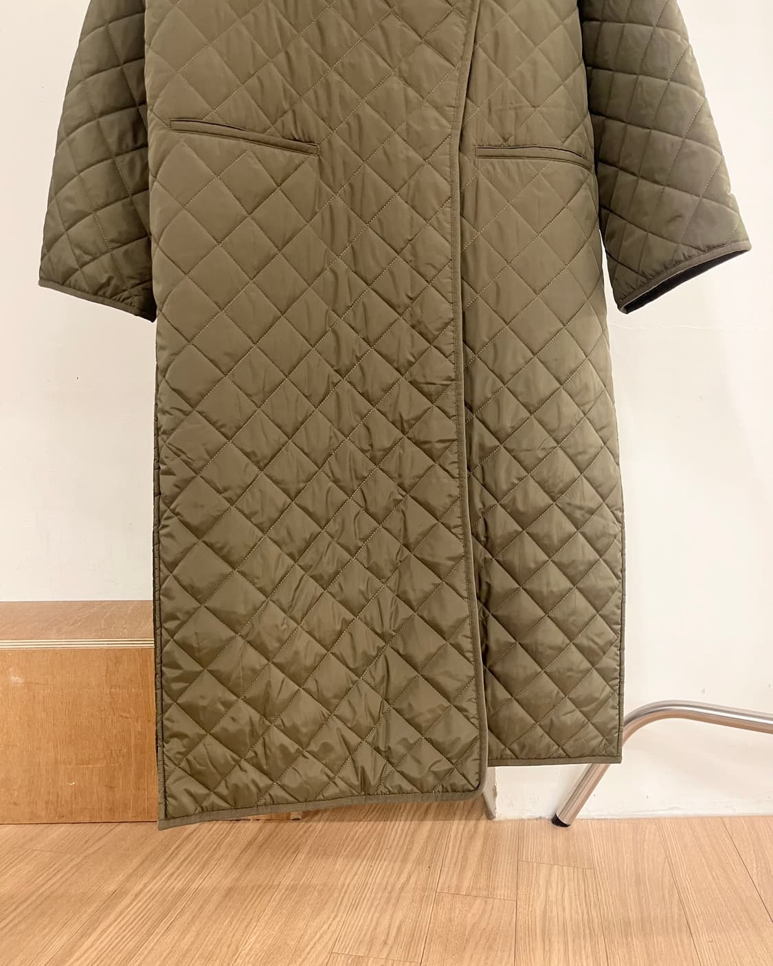토템 카키 다이아몬드 퀼티드 자켓 상품이미지5