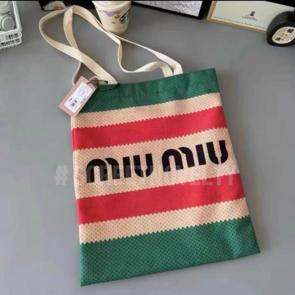 미우미우 뷰티 에코백 기프트백 그린 상품이미지2