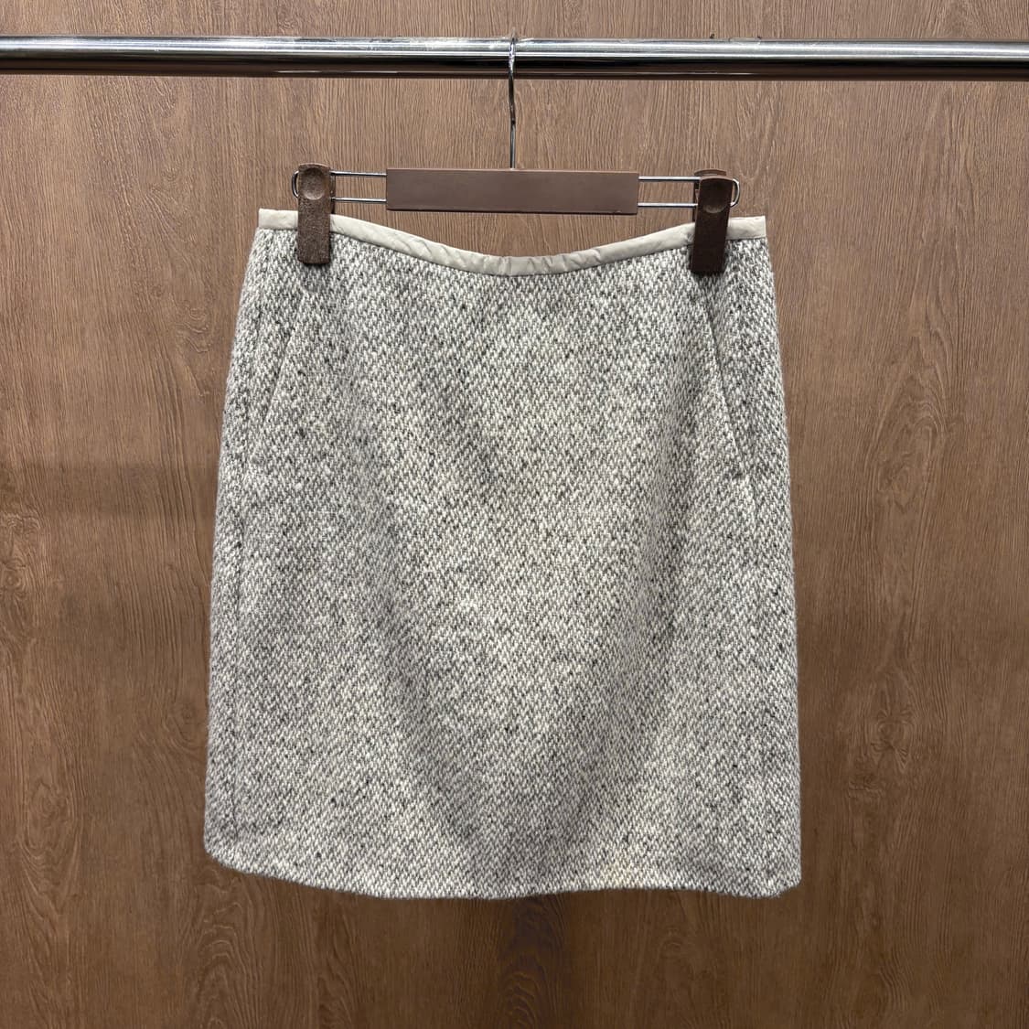 막스마라 헤링본 트위드 미디 스커트 사이드 포켓 H라인 라이트 그레이 상품이미지2
