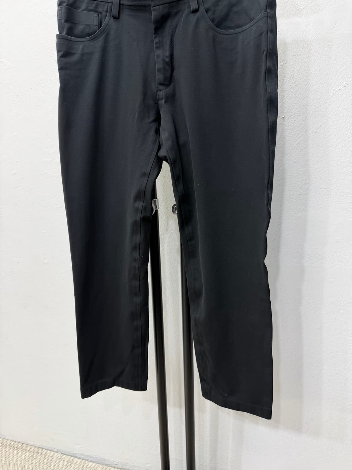 정품)Theory 띠어리 남성 블랙 밴딩팬츠 30 상품이미지3