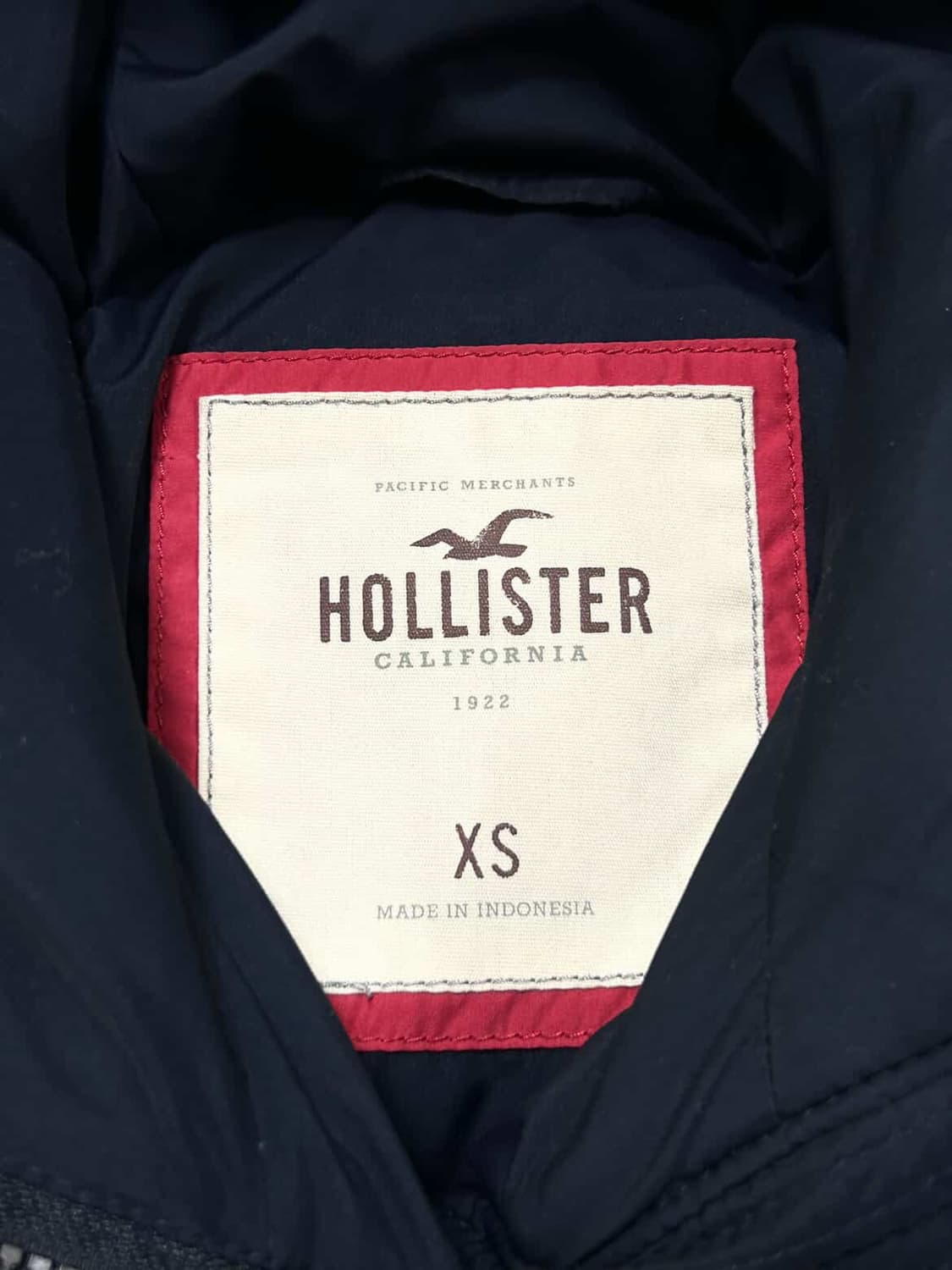 홀리스터 자수로고 네이비 슬림 패딩 상품이미지7