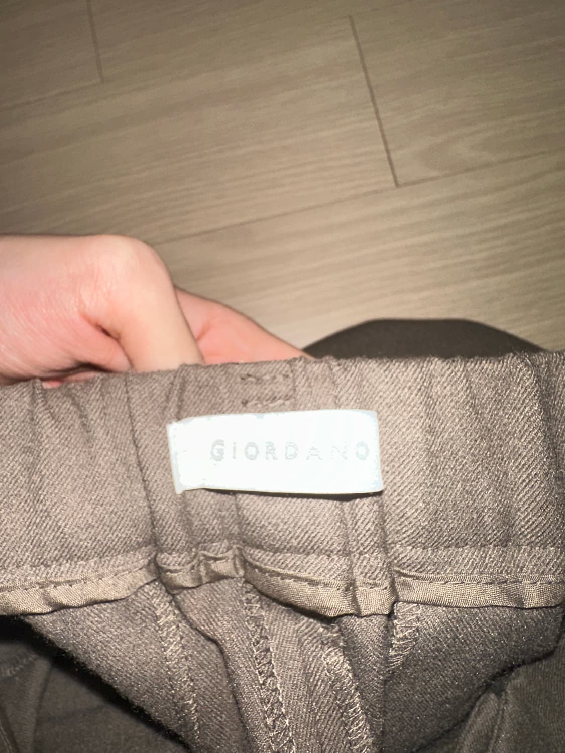 지오다노 밴딩 절개 슬랙스  상품이미지3