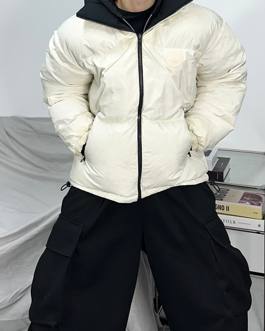 아디다스 블랙 화이트 리버시블 넉다운 패딩 L 상품이미지5