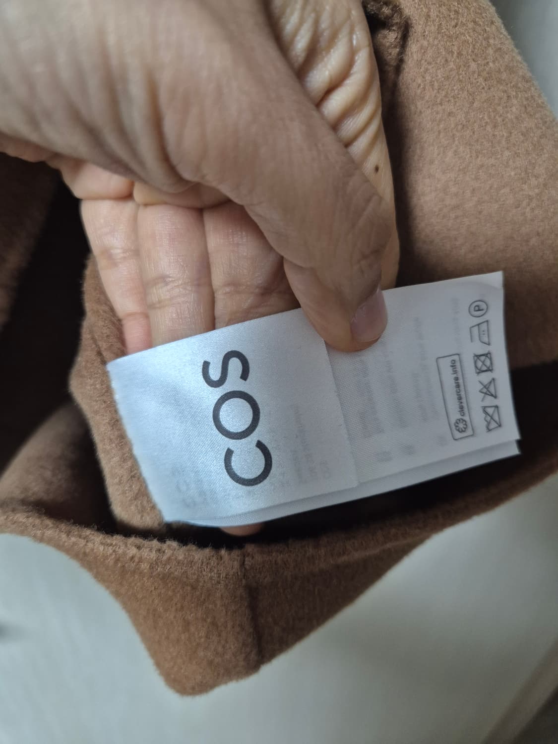 코스 COS 브이넥 슬리브리스 탑 울베스트 32 상품이미지6